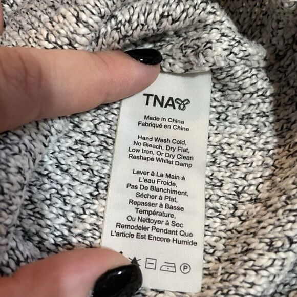 TNA grey and white Hoodie with front pouch pocket Size Small - Picture 7 of 8